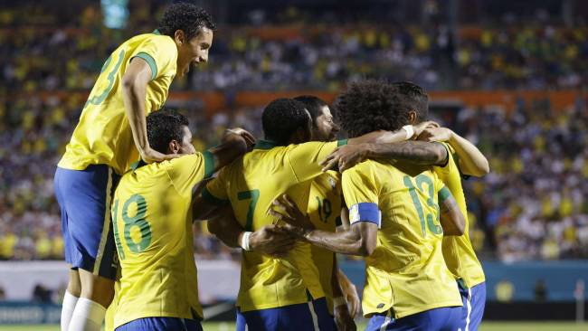 一个冲过终 一个冲过终