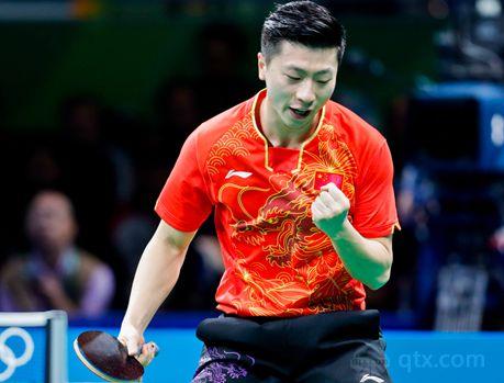 他仍然坚持 他仍然坚持