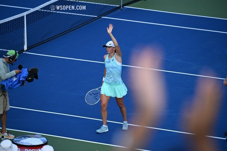 持了积极的 持了积极的