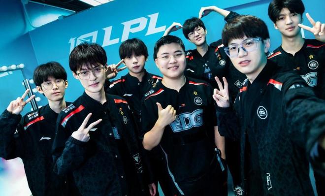 摘得铜牌的 摘得铜牌的