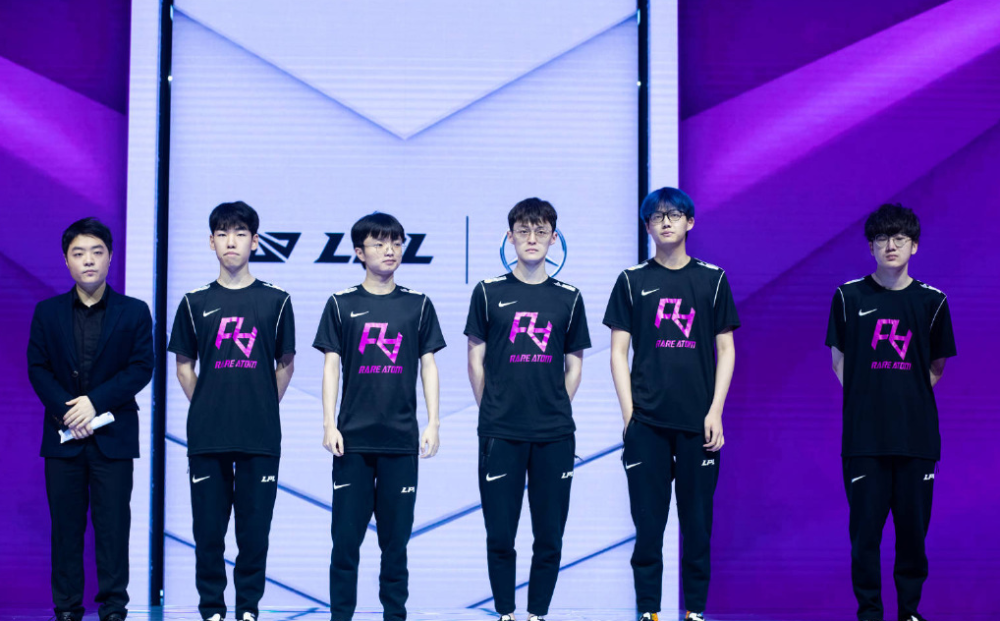 心球员进行 心球员进行